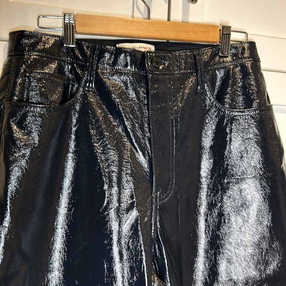 Abercrombie & Fitch The 90s Straight Ultra High Rise Vegan Patent Leather Pants - Picture 6 of 14